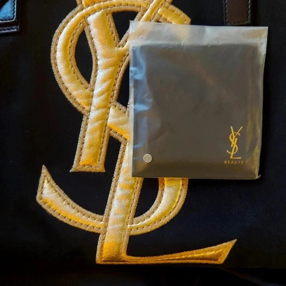 ๐จ FLASH SALE ๐จ New YSL Beaute Mirror - Picture 3 of 3